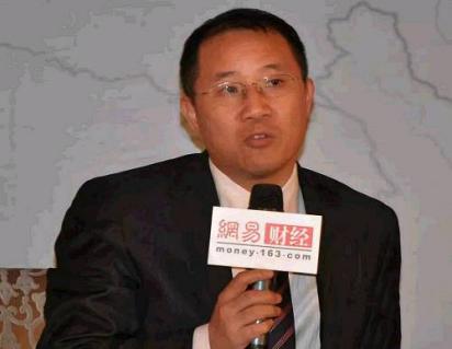 贾乐亭和周旭辉公司退市身败名裂，这两个娶了