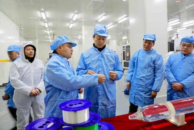 济南新材料产业园区管委会主任陈西武开展企业调研
