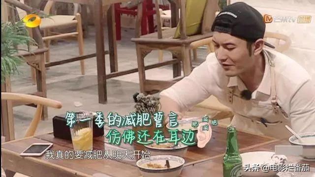 被吐槽“油腻”的黄晓明，这次亲身示范了“油