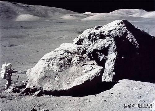 50年前美国在月球插了一面国旗，如今被卫星拍到