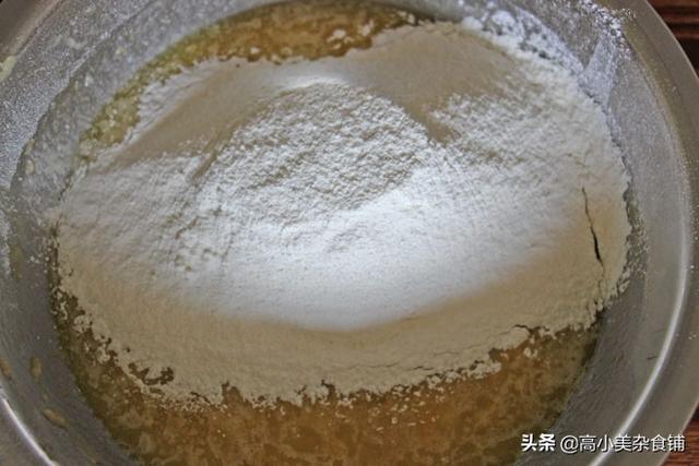 榛子酱香蕉马芬—香蕉过熟不要扔　马芬蛋糕做一做