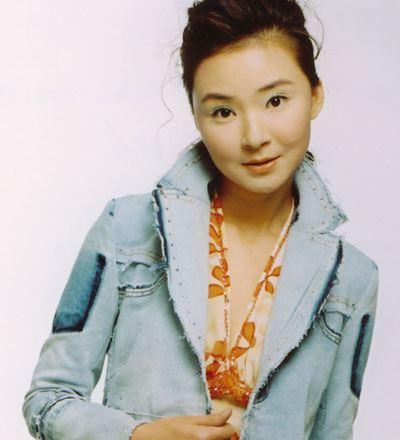 最惨时被女友抛弃，因丑而10年拍不了戏，如今成