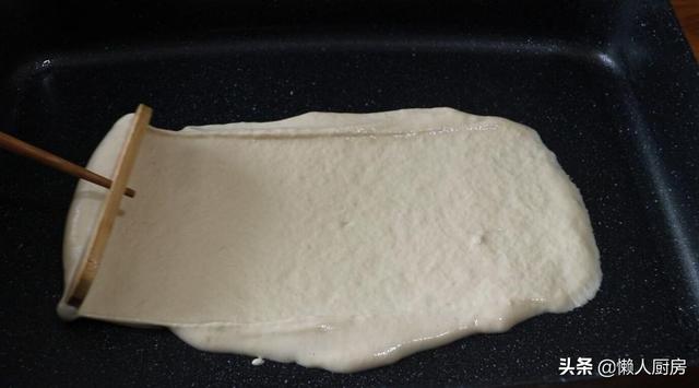 不用烤箱，不用电饭锅，这是用平底锅就能做的蛋糕卷，一次性成功