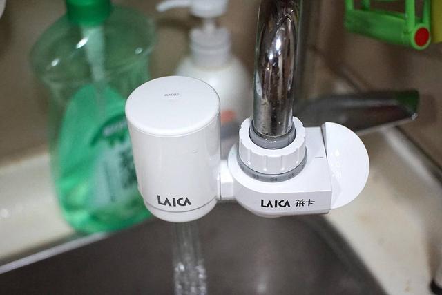 莱卡水龙头净水器：四层过滤，出租房小家庭也能喝上直饮水