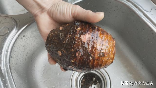 摆酒席设宴，客家人必备的一道酿香芋，酥香下酒，一层更比一层香