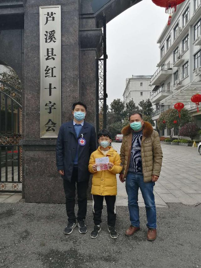 流行“疫”壇新组合，心手相牵，弛拼四海，记