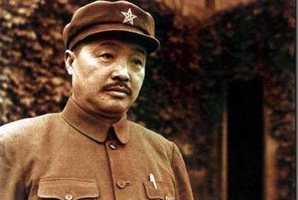 他是开国中将，一生共17次负重伤，中弹后竟然刮