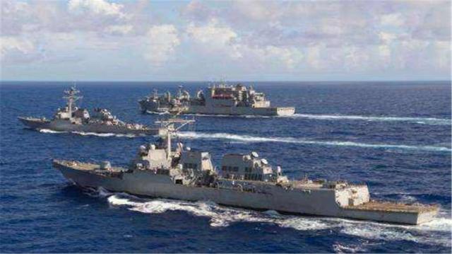 战争前兆已出现？美双航母战斗群开始集结，这次轰炸机也进入战备