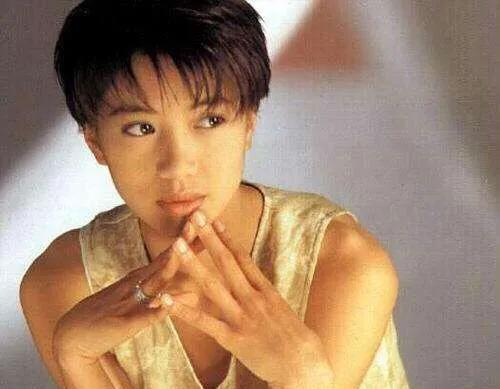 被质疑为圈钱假爱国？网友问是否认识简体字，袁咏仪：我是中国人