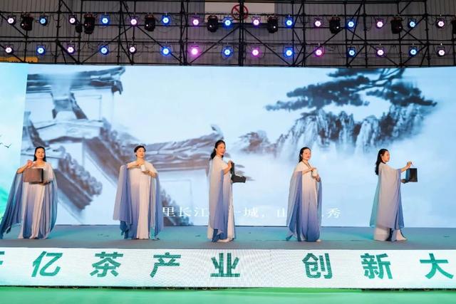 川红工夫新品“宜枝独秀”亮相茶博会，为做大做强川茶做出贡献