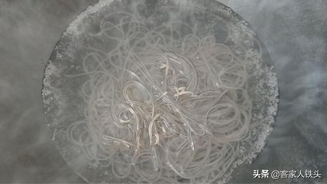 大暑天吃了1碗想着第2碗的早餐，营养开胃又好吃，做法还特别简单