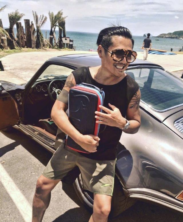 曹格41岁生日，一双儿女献吻温馨有爱，Joe和Grace染金发潮范十足