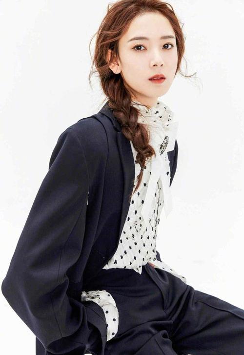 她身高172，萝莉脸无人能及，国内被封杀，却在日网掀轰动