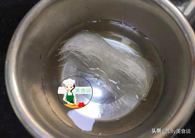 这菜蒸一蒸，5分钟就上桌，鲜美到流口水，低脂营养高，家人爱吃