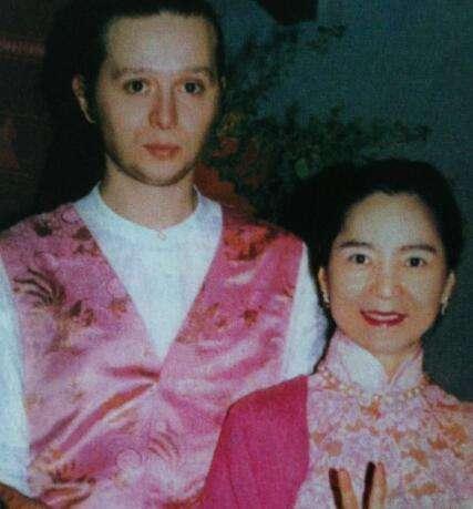 一代传奇歌后邓丽君，离奇身亡，25年后揭开死亡真相