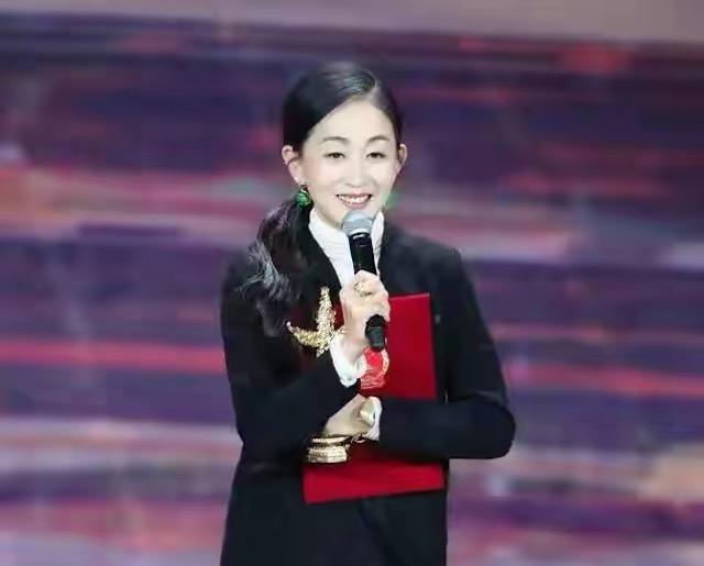 56岁老戏骨陈瑾：无儿无女还和亲哥约定一生不婚