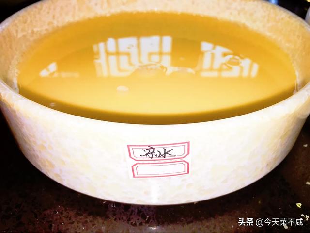 一颗鸡蛋放多少水，精确到克，记住5点，蒸出的水蛋才能鲜嫩爽滑