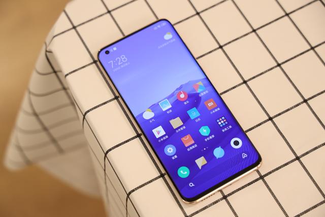 小米MIUI12开发版系统推送更新，32款旗舰首批尝鲜，你的支持吗？