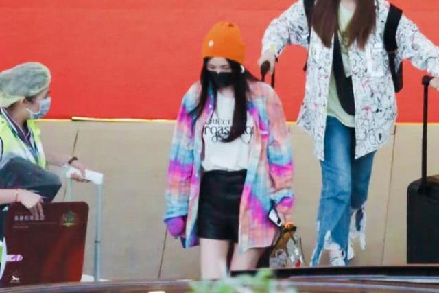 杨幂VS李小璐：“少女心”的皮和魂