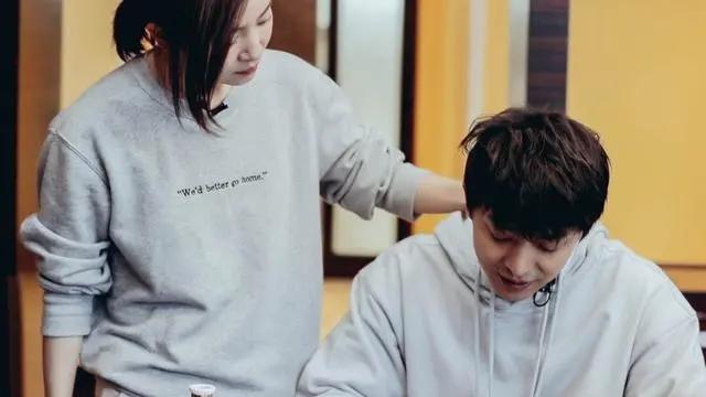 当《婆婆和妈妈》放一起，看林志颖撕下“伪装