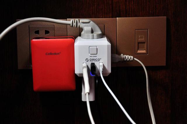 解决桌面排线凌乱困扰，奥睿科(ORICO)电立方桌面立体插座