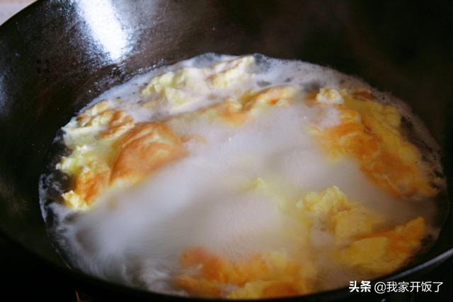 伏天儿，巧用丝瓜尖做汤，鲜掉眉毛了，清热消暑，不输任何汤品