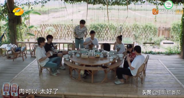 被吐槽“油腻”的黄晓明，这次亲身示范了“油