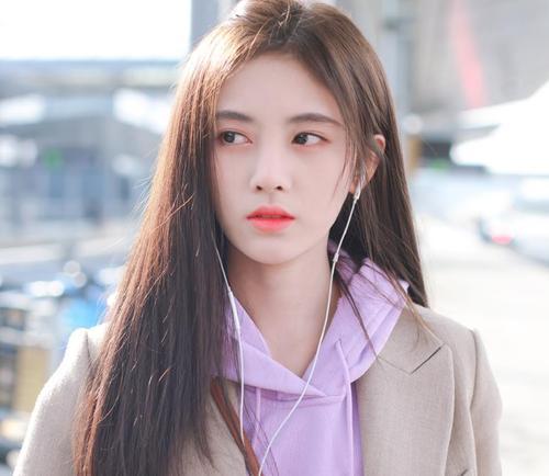 当明星甩掉偶像包袱，王俊凯高冷只是表象，陆