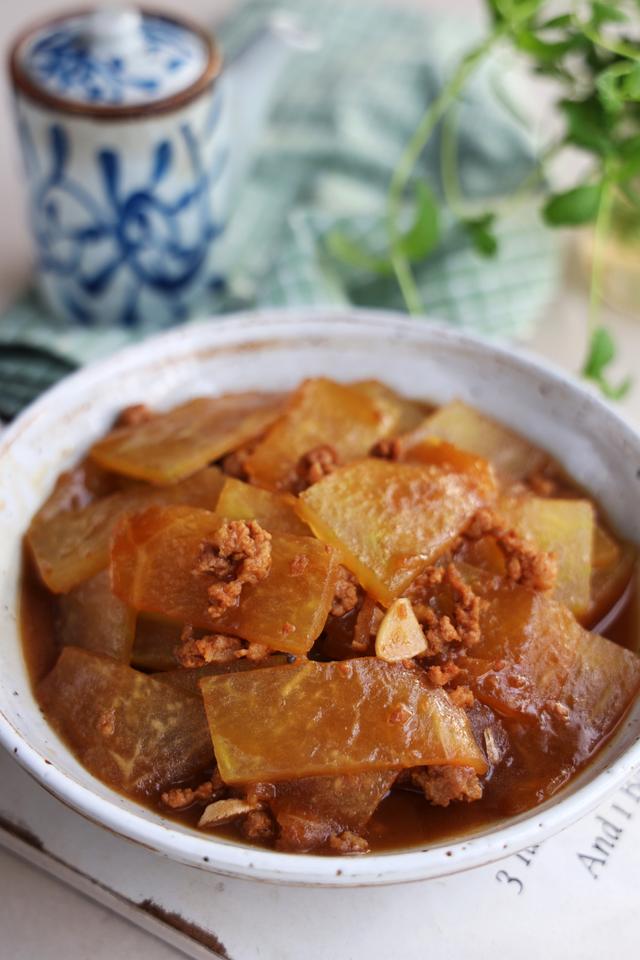 冬瓜不用再做湯了，最簡單的葷素小炒，口感一流，下飯又營養