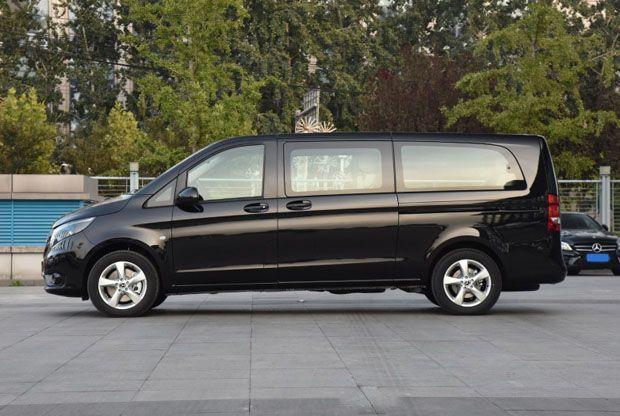 7座“大块头”奔驰也亲民，长近5.4米，2+2+3布局，如今仅28.98万