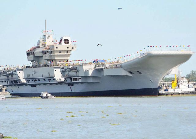 开工15年未服役，4万吨新型航母再度喊停，被0