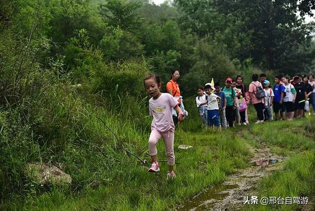 跋山涉水！邢臺車網(wǎng)小會員挑戰(zhàn)山野徒步……