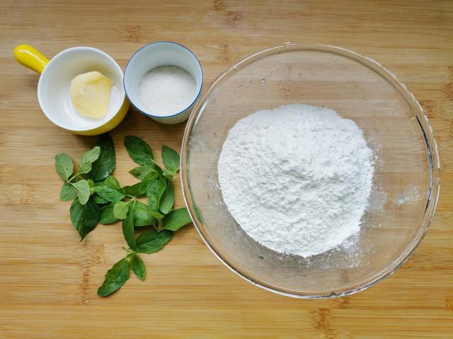 无需烤箱！薄荷叶子用来做糯米糕，软糯香甜，清凉解暑，拿肉不换