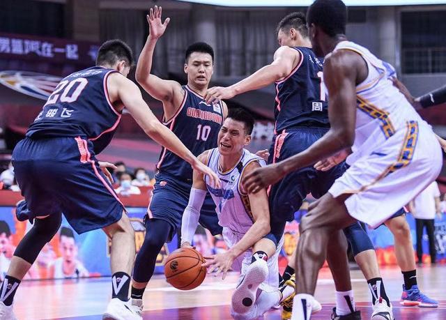 鼻子出血，又被戳中眼睛！林書豪用滿臉的傷換來北京的勝利！（影）-黑特籃球-NBA新聞影音圖片分享社區