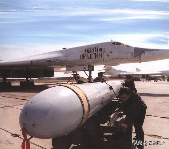 不老的“白天鹅”：俄罗斯图-160轰炸机的研发、