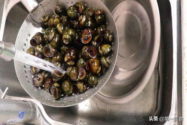 �㳴��������������������ζ�����շ�����1�У����ⱥ��һ������