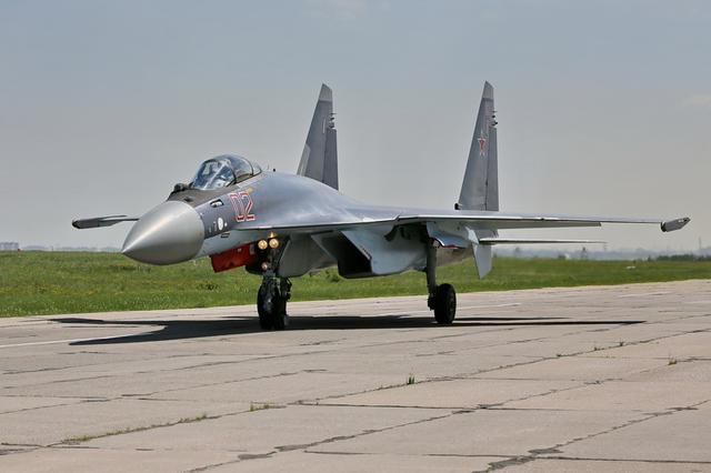 单价比肩五代机歼20！这款中国购买的战机值吗？