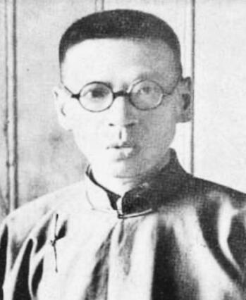 7岁的他写信向父亲要钱，父亲同事看信后：把我