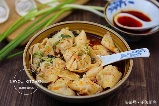 多包一些馄饨放冰箱，早餐省事不少，4种吃法，天天不重样