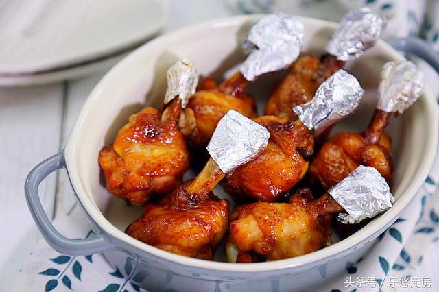 不用开火，几步做出的鸡肉，好吃到想舔手指，关键就是那碗料汁