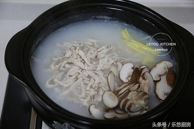 降温了，煮粥时加点它，好喝又暖胃，一碗下肚，全身暖和