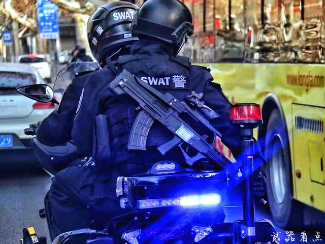 军事丨魔改过后的95式步枪颜值颇高，深受军方的喜爱