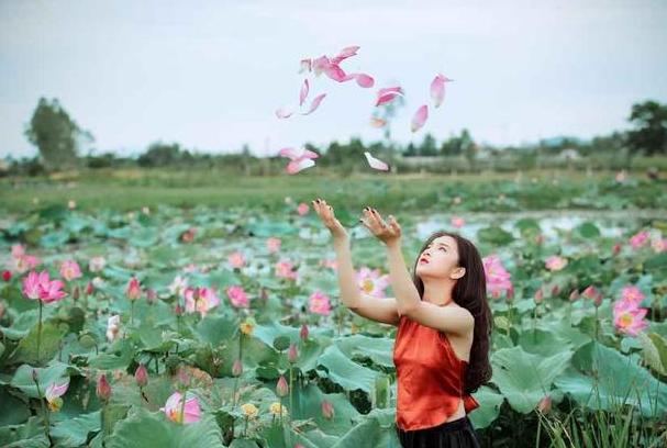 離婚七年前夫終於明白了，拋棄糟糠之妻帶來的後果，他承受不起