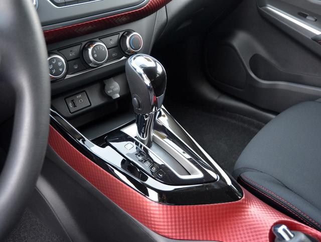 日产蓝鸟终究还是败了！比本田思域帅气，每公里4毛+国六，9.59W