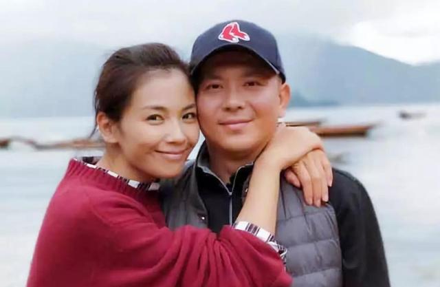 刘涛直播卖房,学刘敏涛跳女团舞,被疑和老公婚变为了蹭热度真拼了