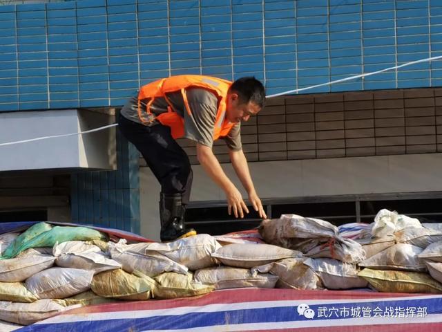 湖北武穴综合行政执法局陈森林:100小时不睡觉的钢铁斗士