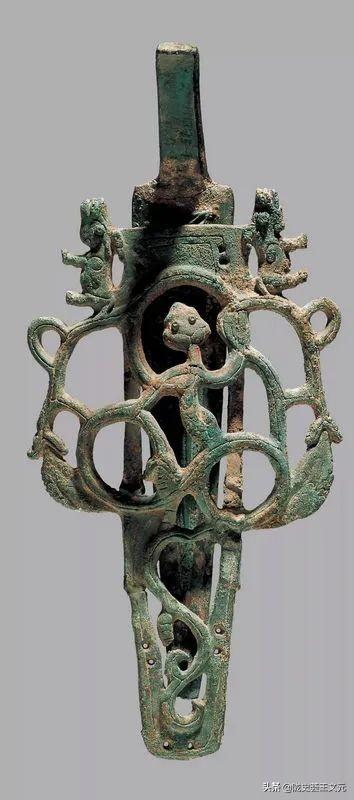 甘肃省博物馆，有把“金蛇剑”！诡异的三角青