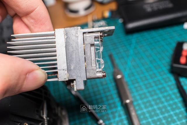 卡西欧CASIO激光+LED短焦投影仪UP50WN拆解，维修偏