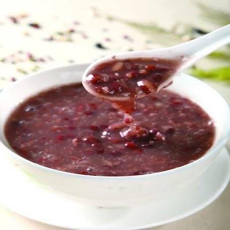 被称为“女人补血粥”夏天多喝这个粥，生津养人，女人不要错过