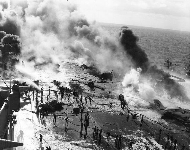 美国航母的几场大火灾，血与命的教训